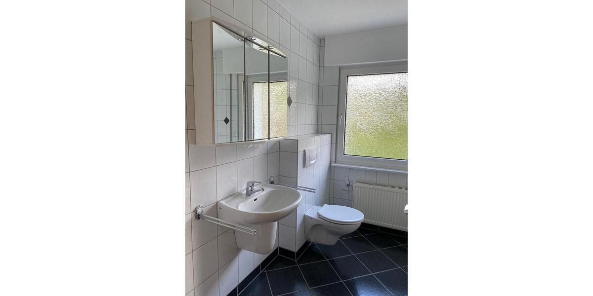 Etagenwohnung Engelskirchen - 3.5 Zimmer, 110 m&sup2;, 800&euro; | Angebot:25407458