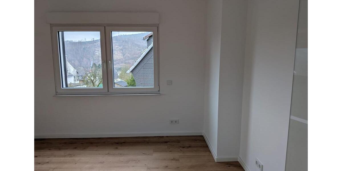 Dachgeschoßwohnung Gummersbach Berstig Süd - 3 Zimmer, 70 m&sup2;, 900&euro; | Angebot:24817253