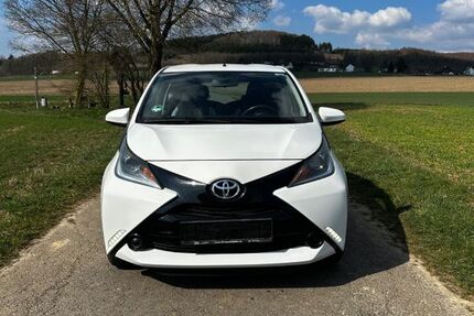 Toyota Aygo (X) 144.500 km 4.999 &euro; Attendorn 57439