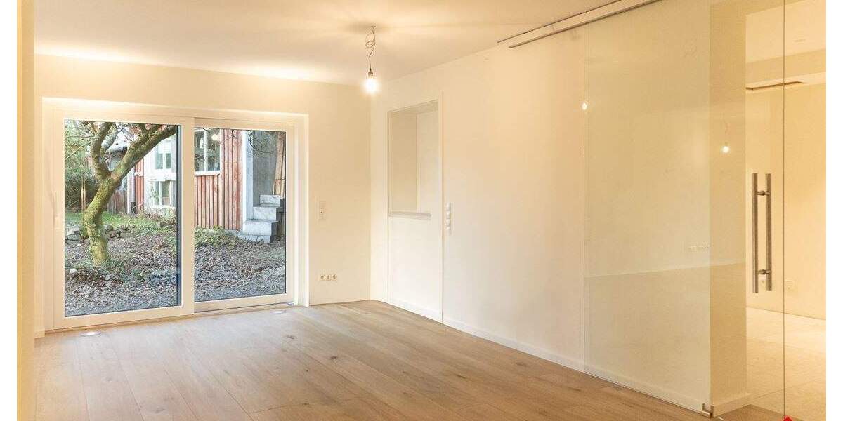 Luxuriöse Mietwohnung im Erdgeschoss mit Kamin, Balkon und Terrasse - Etagenwohnung Meinerzhagen | Angebot:23978293