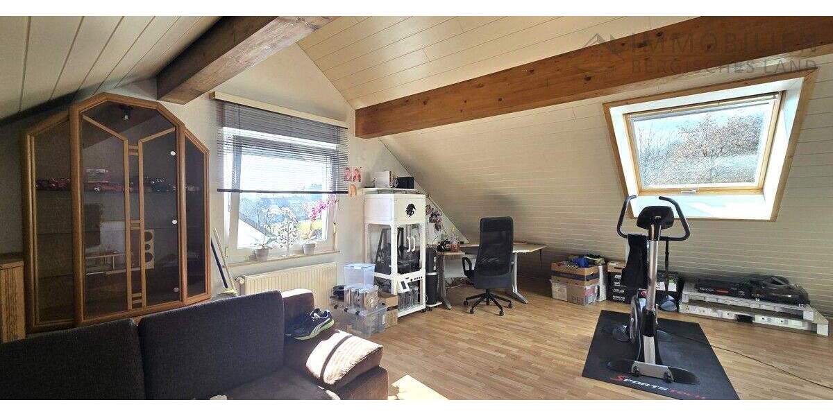 Doppelhaushälfte Hückeswagen Wiehagen - 5 Zimmer, 120 m&sup2;, 425.000&euro; | Angebot:25800230