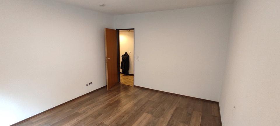 Erdgeschoßwohnung Hagen Hohenlimburg - 2 Zimmer, 64 m&sup2;, 550&euro; | Angebot:25965172