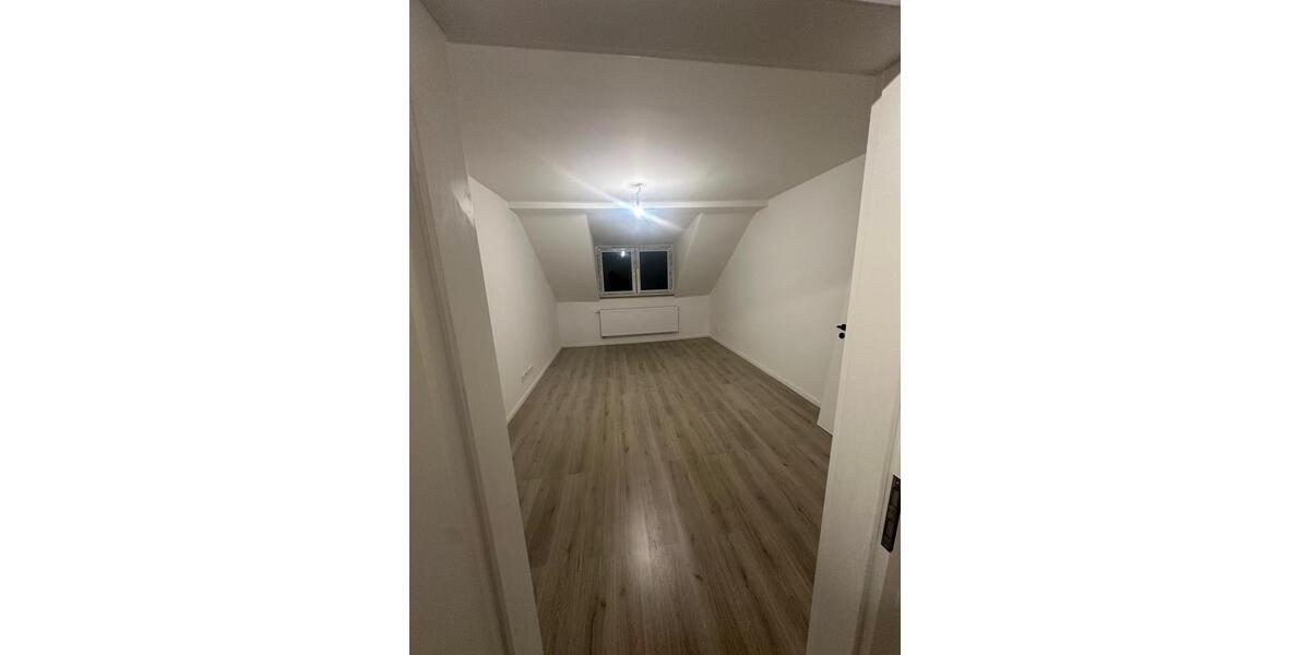 Dachgeschoßwohnung Hagen Hagen-Mitte - 3 Zimmer, 75 m&sup2;, 540&euro; | Angebot:24896185