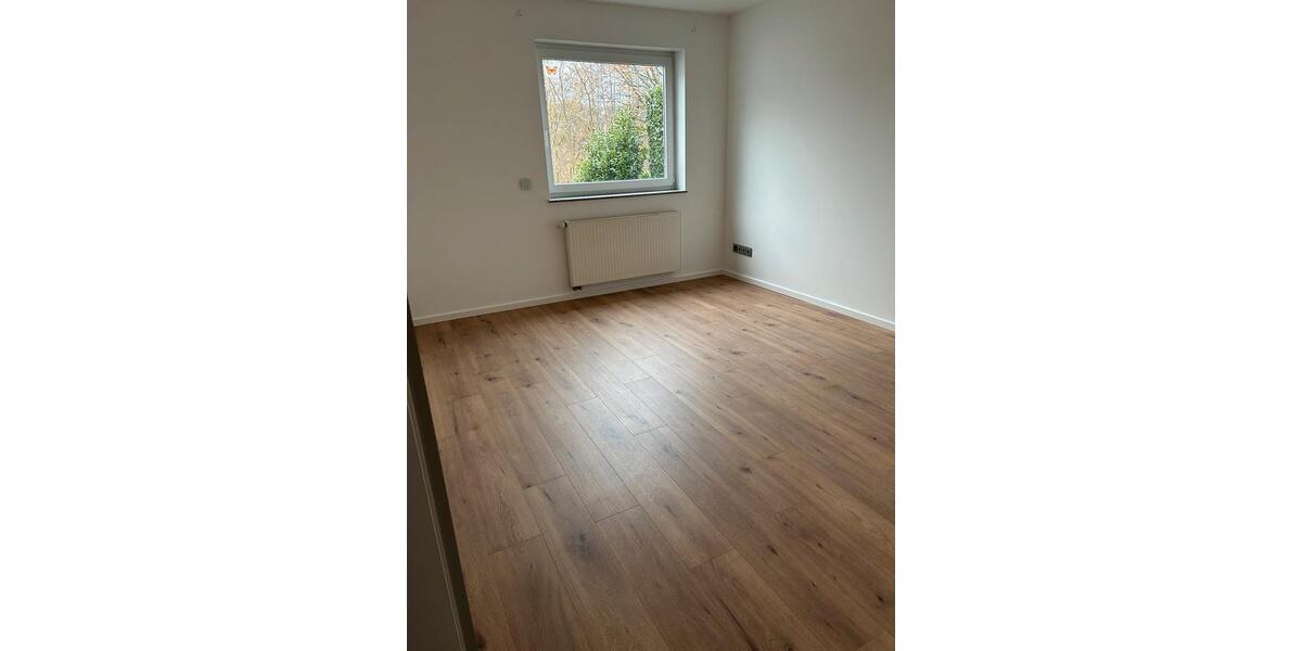 Erdgeschoßwohnung Gummersbach - 2 Zimmer, 80 m&sup2;, 1.100&euro; | Angebot:25098738