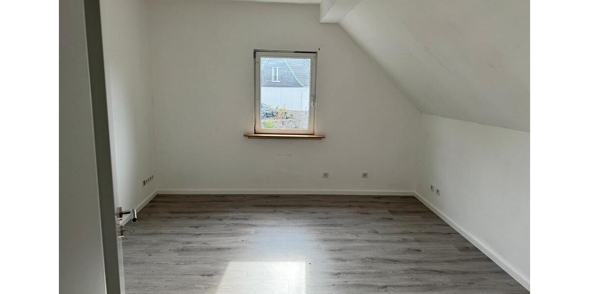 Dachgeschoßwohnung Reichshof - 2.5 Zimmer, 65 m&sup2;, 755&euro; | Angebot:23836678