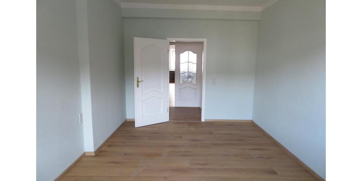 Etagenwohnung Hagen - 2 Zimmer, 104 m&sup2;, 750&euro; | Angebot:25274274