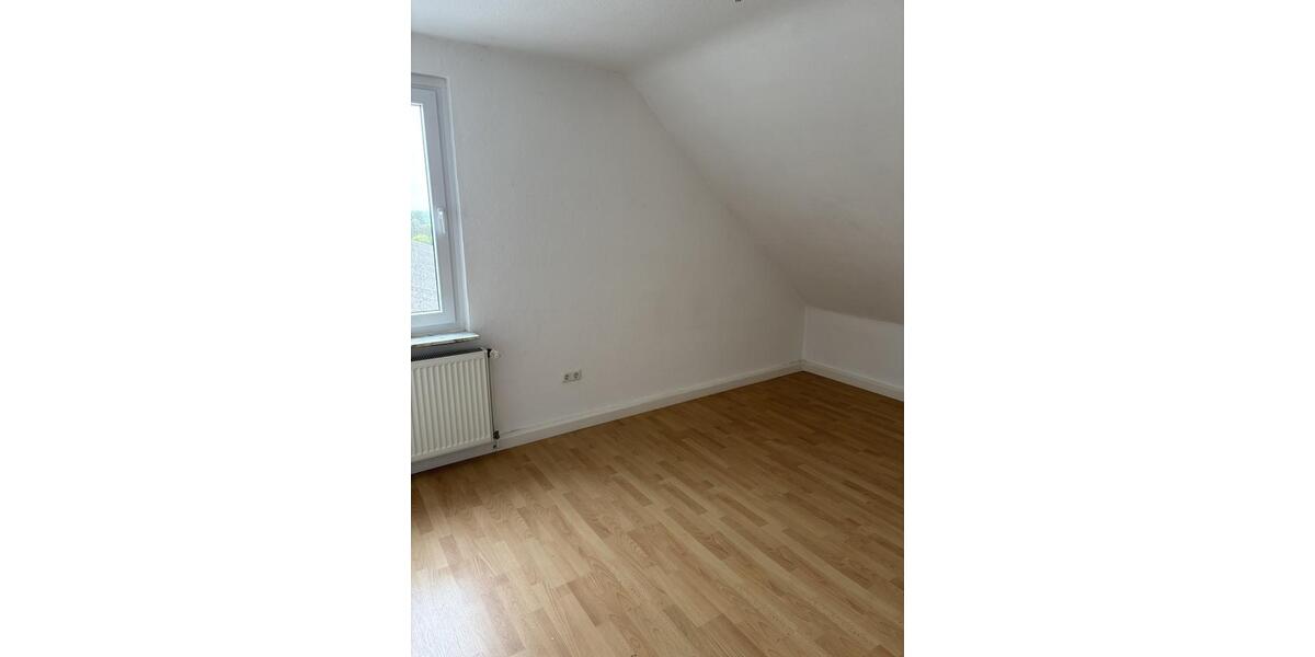 Dachgeschoßwohnung Lüdenscheid Othlinghausen - 3 Zimmer, 69 m&sup2;, 400&euro; | Angebot:25377667