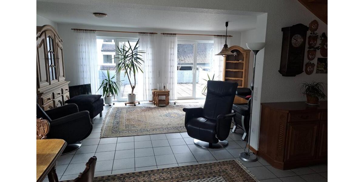 Etagenwohnung Lindlar - 3 Zimmer, 130 m&sup2;, 1.300&euro; | Angebot:26351696