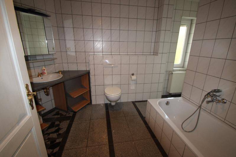 Etagenwohnung Gummersbach Berghausen - 6 Zimmer, 130 m&sup2;, 269.000&euro; | Angebot:25690106