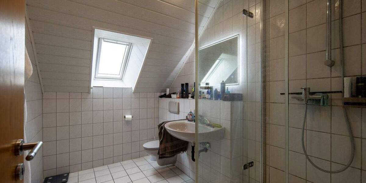 Mehrfamilienhaus, Wohnhaus Finnentrop Hülschotten - 8 Zimmer, 176 m&sup2;, 389.000&euro; | Angebot:25800581