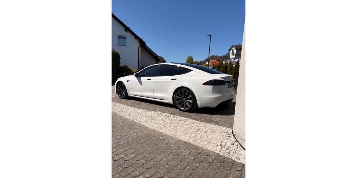 Tesla Model S 129.500 km 35.950 &euro; Helden 57439
