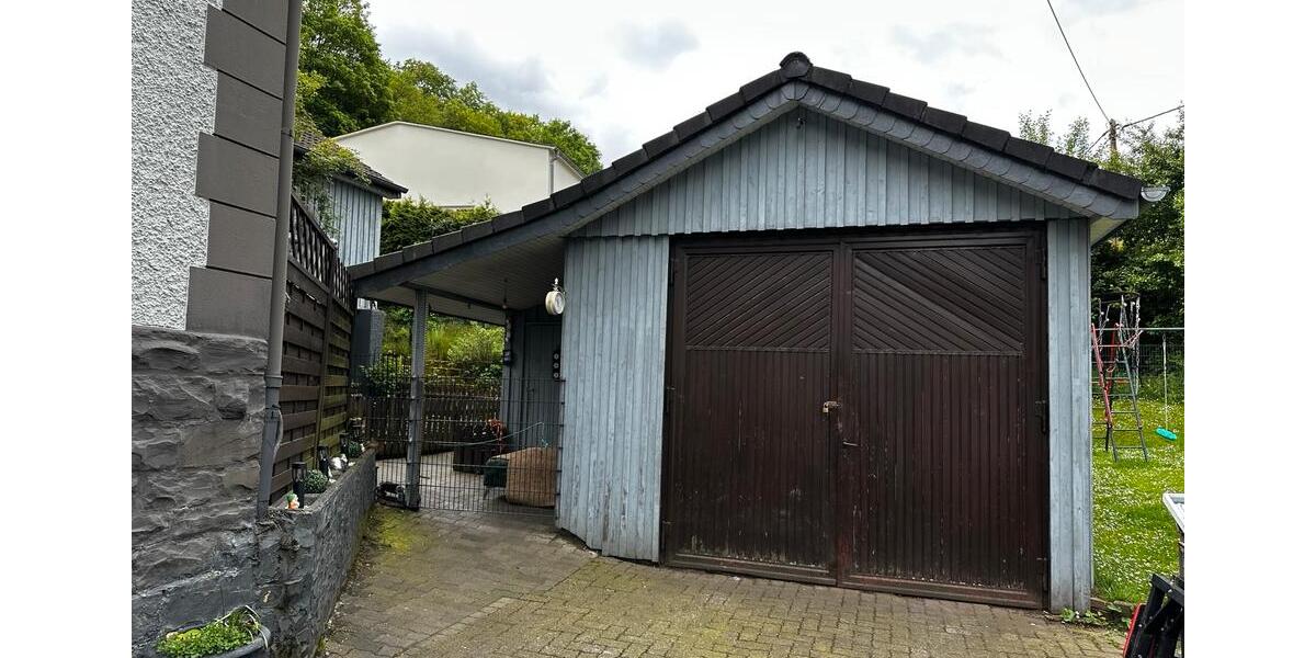 Einfamilienhaus Gummersbach Berstig Süd - 8 Zimmer, 183 m&sup2;, 360.000&euro; | Angebot:26613918