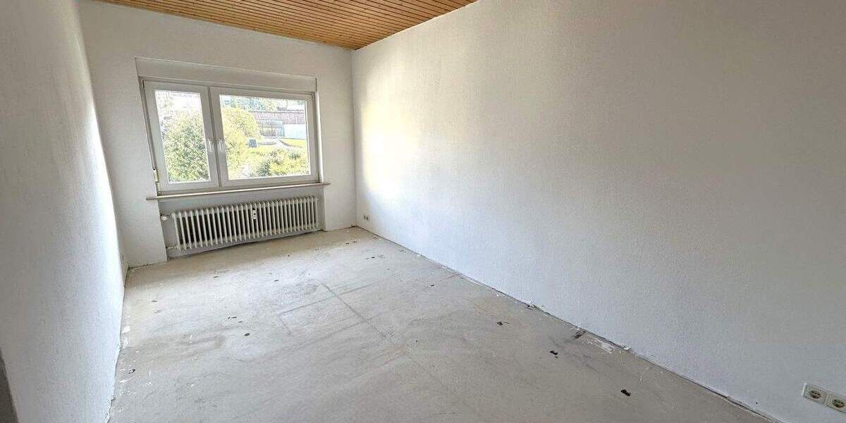 Mehrfamilienhaus, Wohnhaus Breckerfeld Zurstraße - 9 Zimmer, 223 m&sup2;, 199.700&euro; | Angebot:25744122
