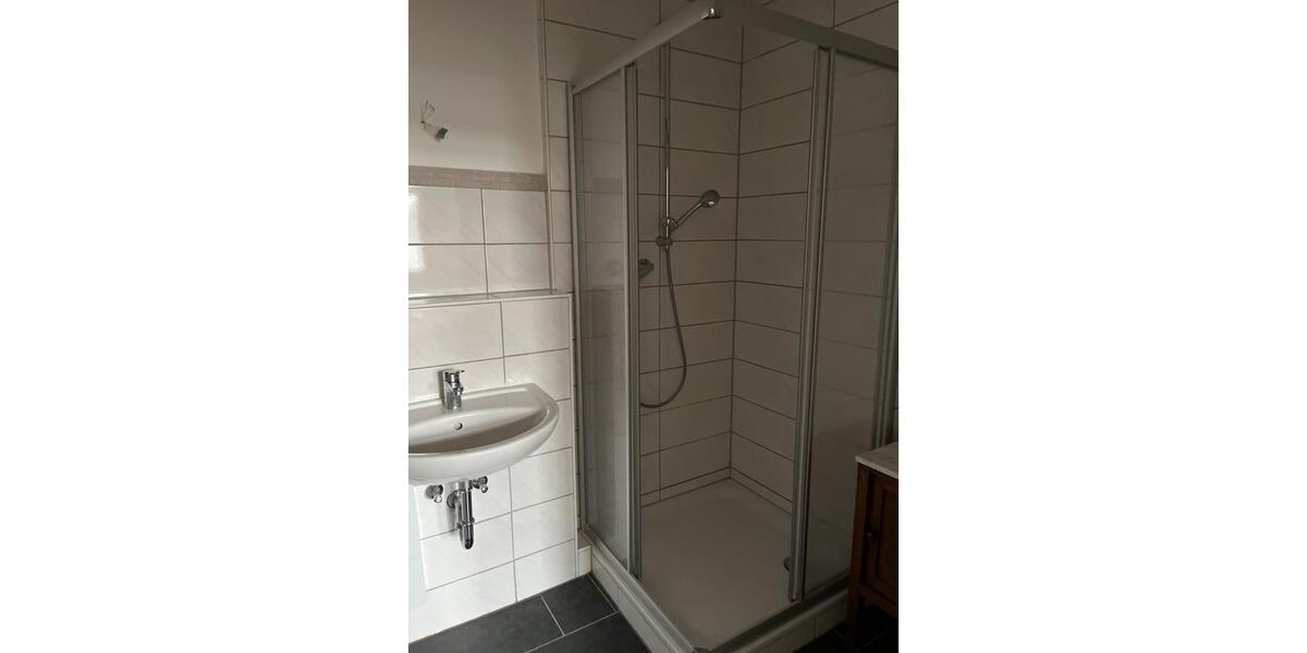 Erdgeschoßwohnung Gummersbach - 3.5 Zimmer, 110 m&sup2;, 1.300&euro; | Angebot:24806602