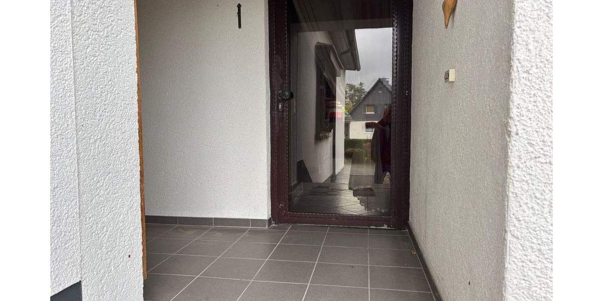 Doppelhaushälfte Reichshof Berghausen - 4 Zimmer, 145 m&sup2;, 279.000&euro; | Angebot:25796670