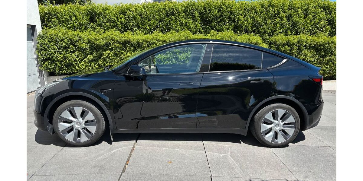 Tesla Model Y 23.929 km 38.900 &euro; Gummersbach 51647