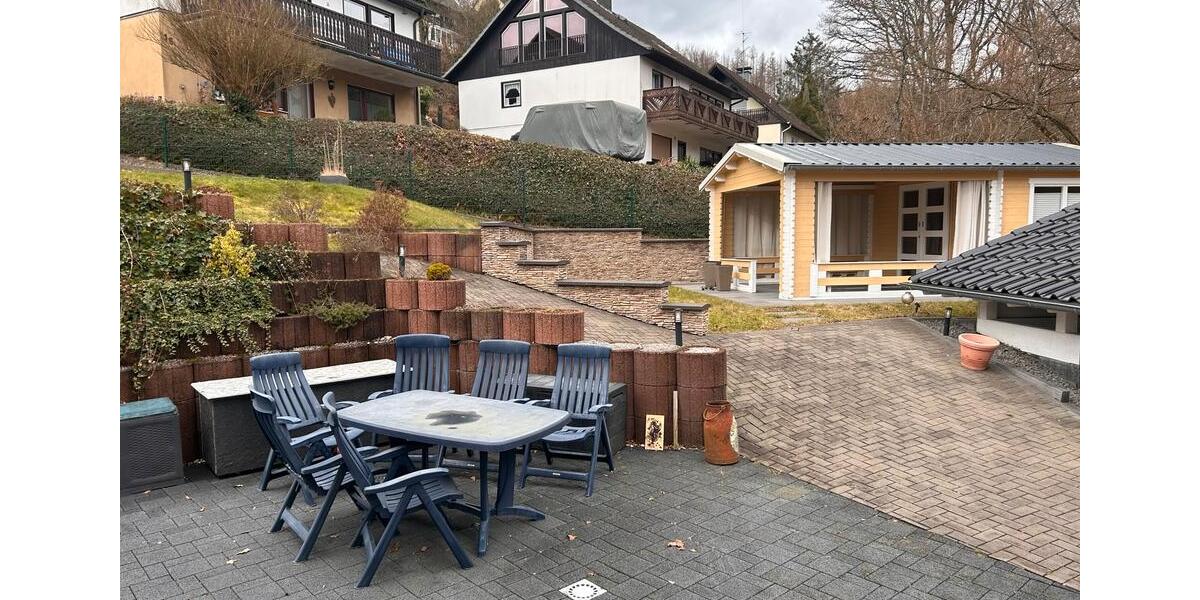 Erdgeschoßwohnung Gummersbach Berstig Süd - 3 Zimmer, 110 m&sup2;, 1.100&euro; | Angebot:25650048