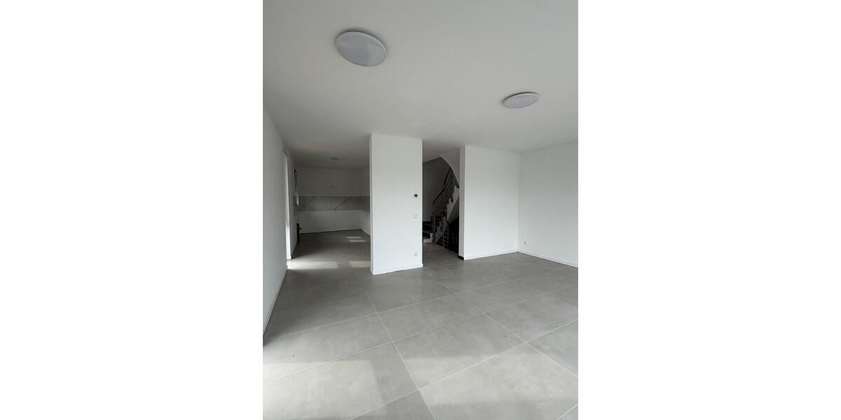 Doppelhaushälfte Gummersbach - 5 Zimmer, 133 m&sup2;, 1.800&euro; | Angebot:27615064