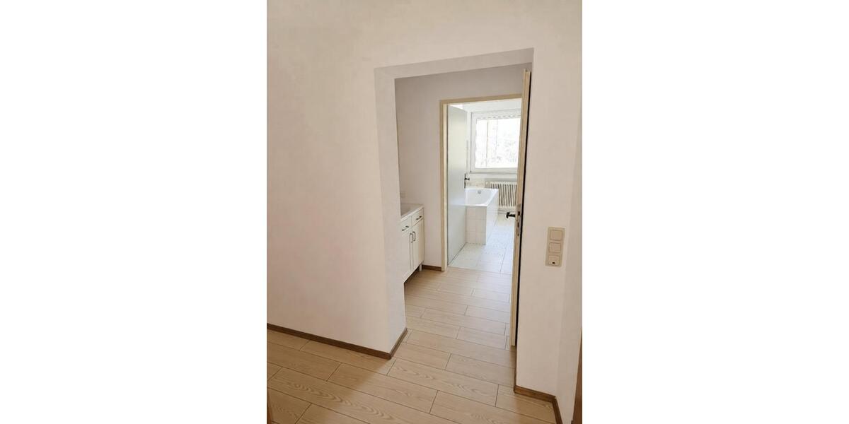 Etagenwohnung Reichshof - 3 Zimmer, 84 m&sup2;, 750&euro; | Angebot:25690778