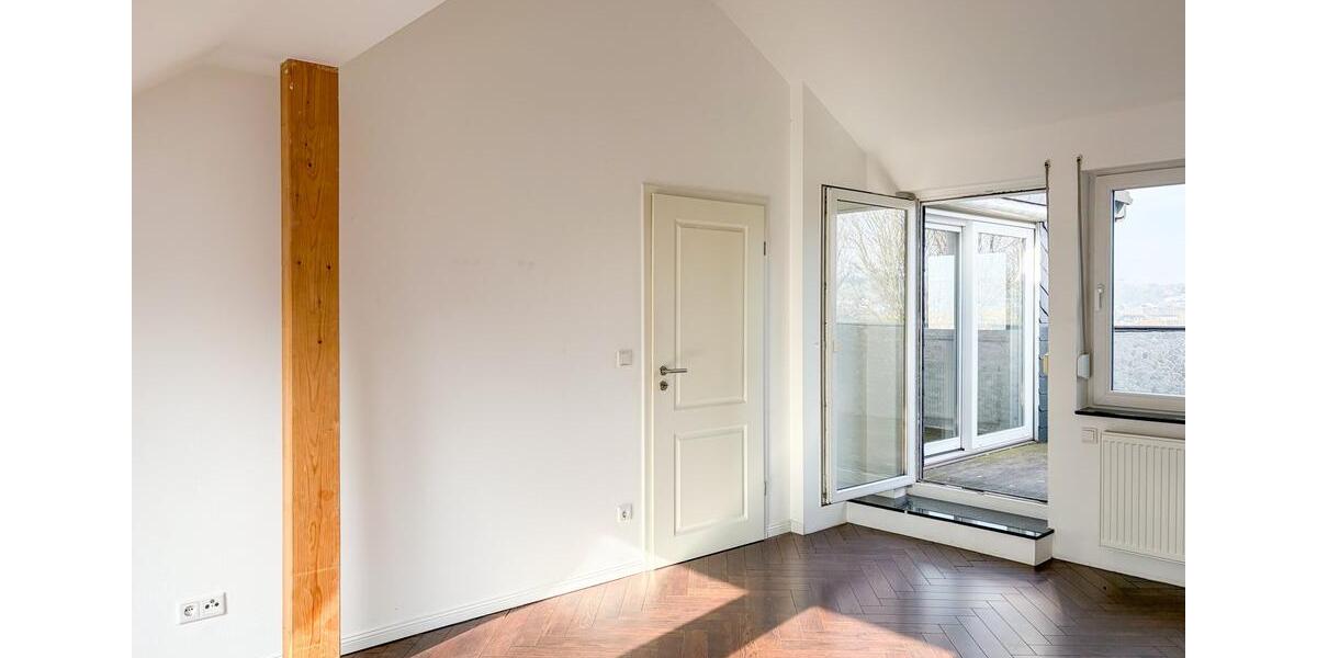 Maisonettenwohnung Schwelm - 5 Zimmer, 131 m&sup2;, 1.200&euro; | Angebot:26087002