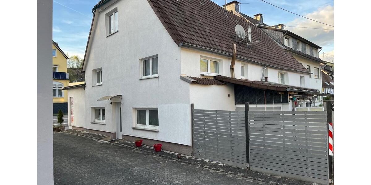 Mehrfamilienhaus, Wohnhaus Gummersbach Berstig Süd - 12 Zimmer, 240 m&sup2;, 310.000&euro; | Angebot:27607492