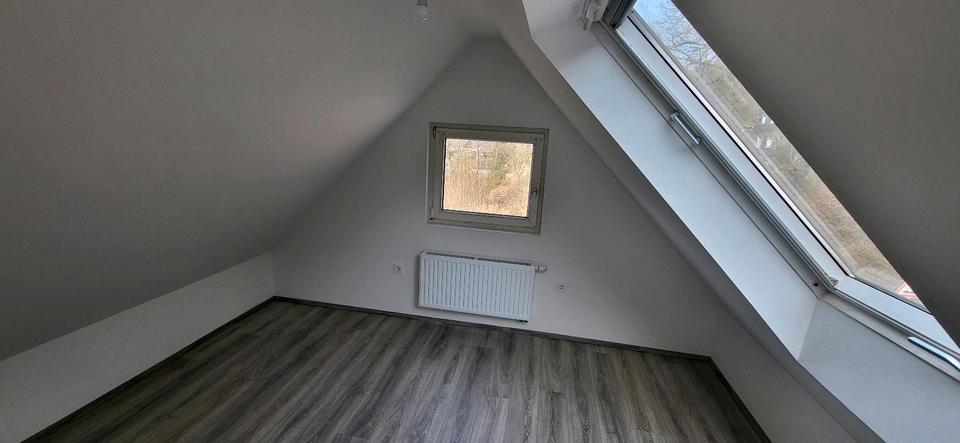 Etagenwohnung Engelskirchen - 4.5 Zimmer, 100 m&sup2;, 1.000&euro; | Angebot:25406261