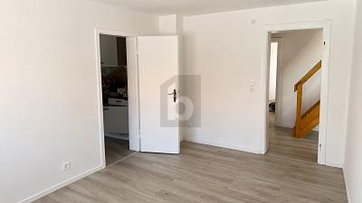 FRISCH RENOVIERT - ZWEI EBENEN FÜR MEHR WOHNGEFÜHL - Etagenwohnung Hagen Hagen-Mitte | Angebot:27716953