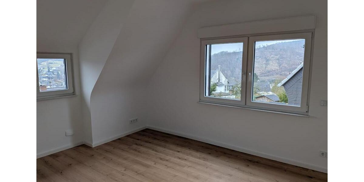 Dachgeschoßwohnung Gummersbach Berstig Süd - 3 Zimmer, 70 m&sup2;, 900&euro; | Angebot:24817253