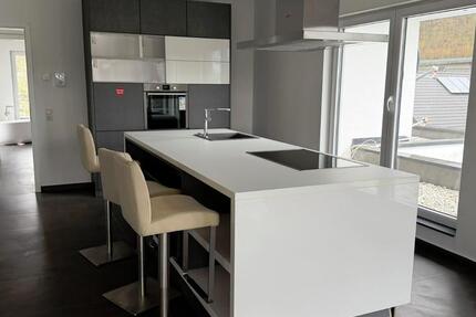 Haus Gummersbach Berstig Süd - 2 Zimmer, 200 m&sup2;, 1.800&euro; | Angebot:25646834