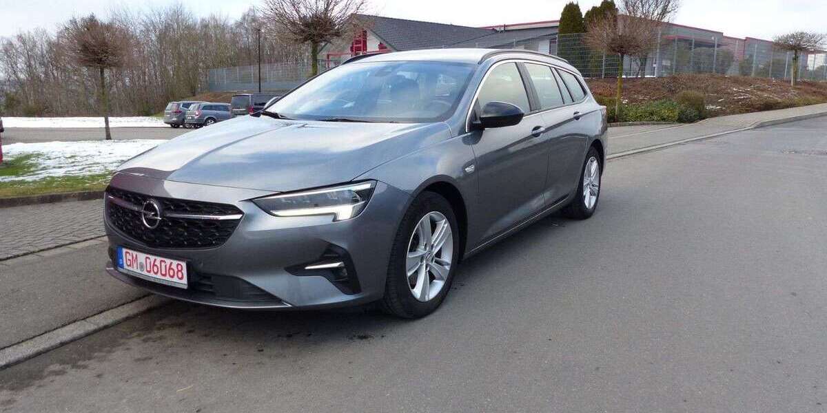Opel Insignia 149.000 km 11.890 &euro; Bergneustadt 51702