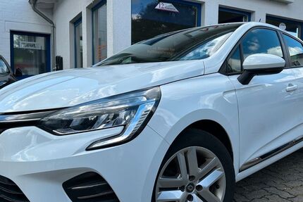 Renault Clio 67.000 km 9.949 &euro; Gummersbach (Zwischen Toom Markt und ATU) 51645
