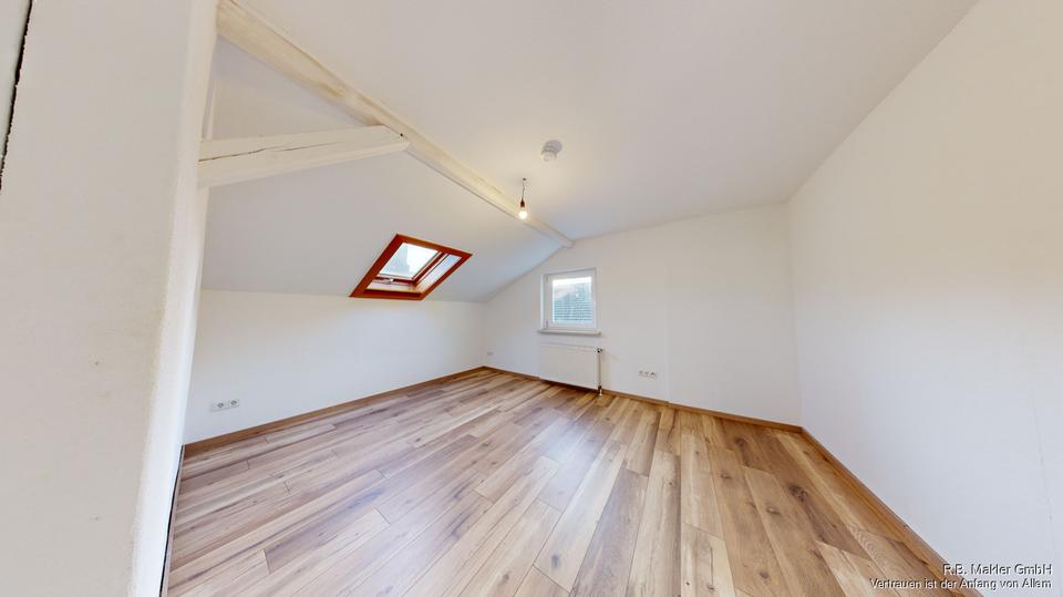 Dachgeschoßwohnung Werdohl - 4.5 Zimmer, 92 m&sup2;, 644&euro; | Angebot:18858047