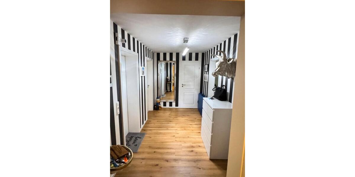 Dachgeschoßwohnung Lüdenscheid Augustenthal - 3 Zimmer, 104 m&sup2;, 800&euro; | Angebot:25157157