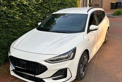 Ford Focus 81.000 km 17.200 &euro; Gummersbach 51643