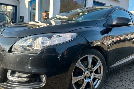 Renault Megane 143.000 km 4.449 &euro; Gummersbach (Zwischen Toom Markt und ATU) 51645