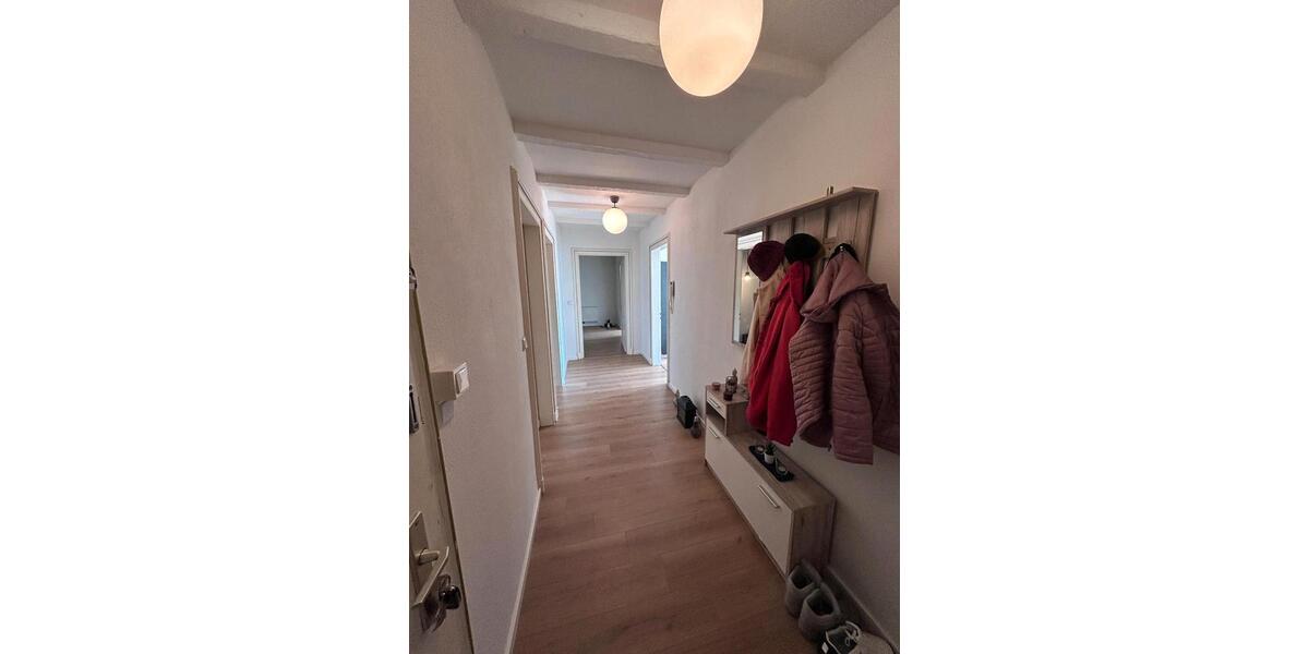 Etagenwohnung Gummersbach Berstig Süd - 4 Zimmer, 140 m&sup2;, 950&euro; | Angebot:25838692