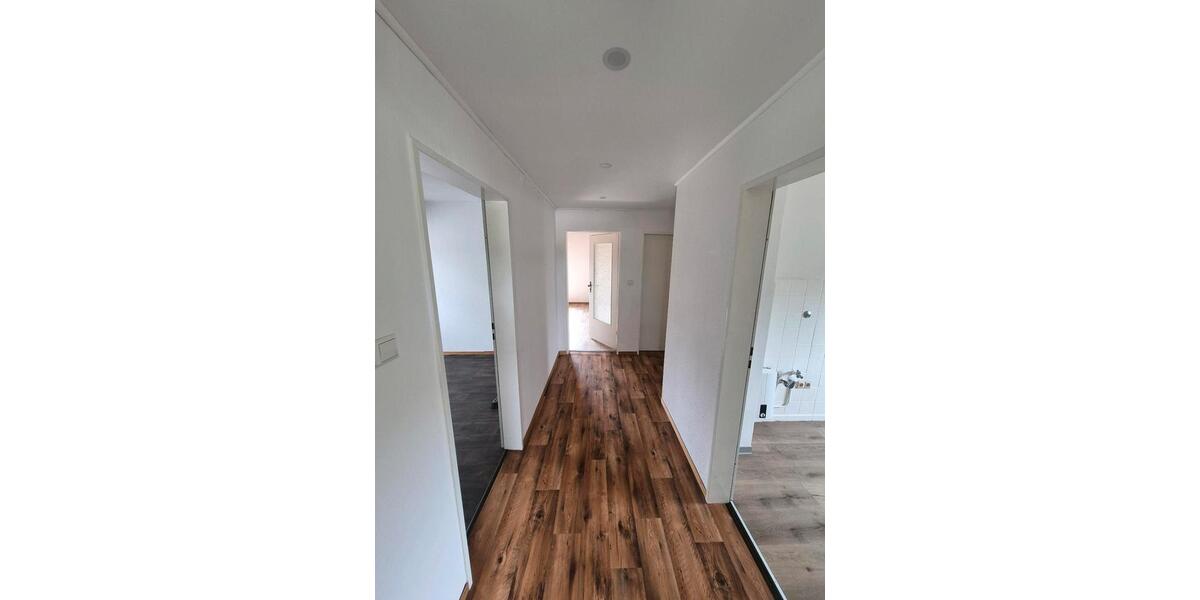 Dachgeschoßwohnung Reichshof - 3 Zimmer, 79 m&sup2;, 550&euro; | Angebot:27602955