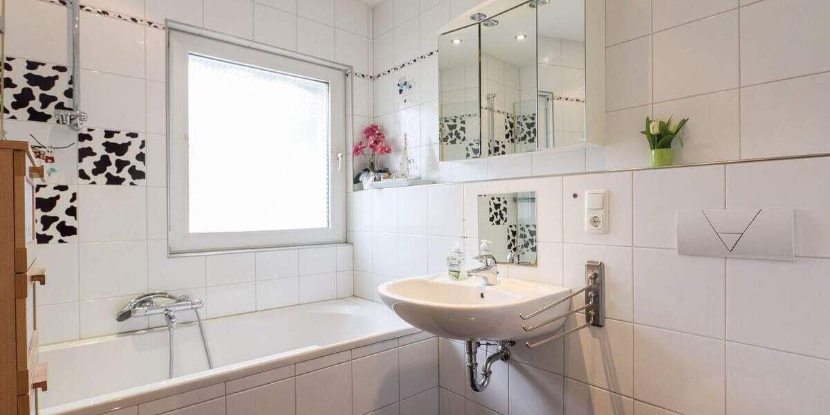 Mehrfamilienhaus, Wohnhaus Lüdenscheid Stüttinghausen - 9 Zimmer, 349 m&sup2;, 419.000&euro; | Angebot:25688973