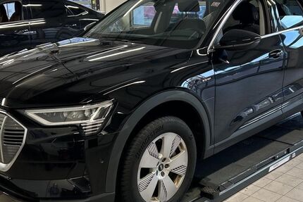 Audi e-tron 54.252 km 25.574 &euro; Hagen 58091