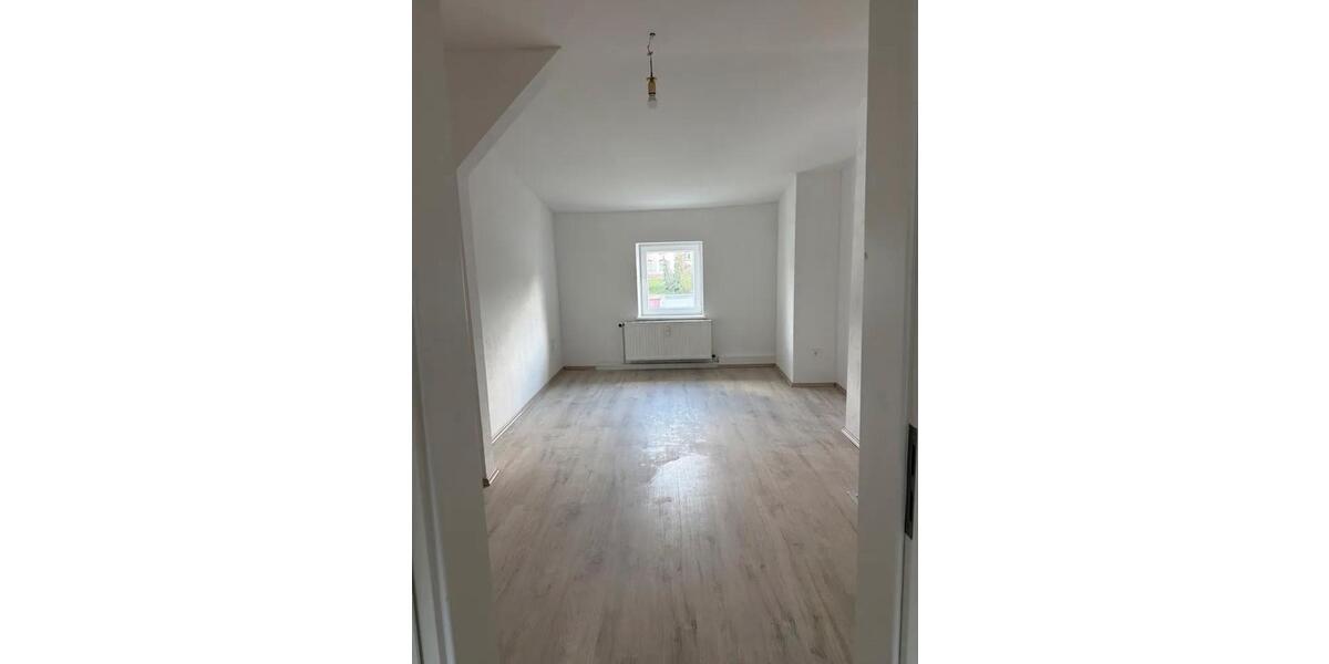 Dachgeschoßwohnung Iserlohn Grüne - 3 Zimmer, 67 m&sup2;, 700&euro; | Angebot:26265954