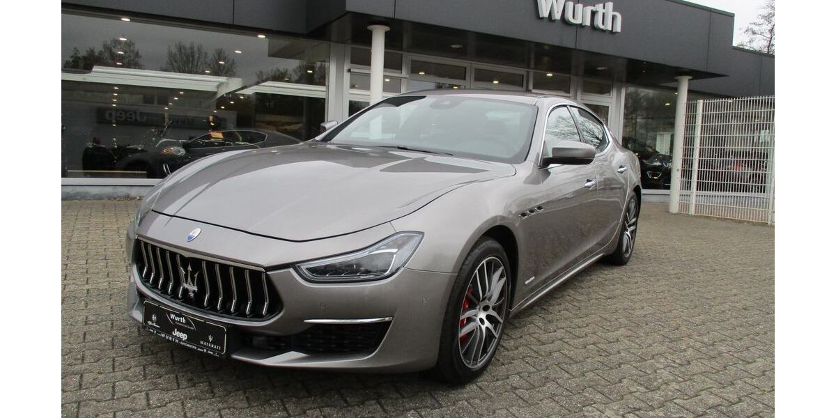 Maserati Ghibli 49.500 km 39.950 &euro; Schwerte 58239