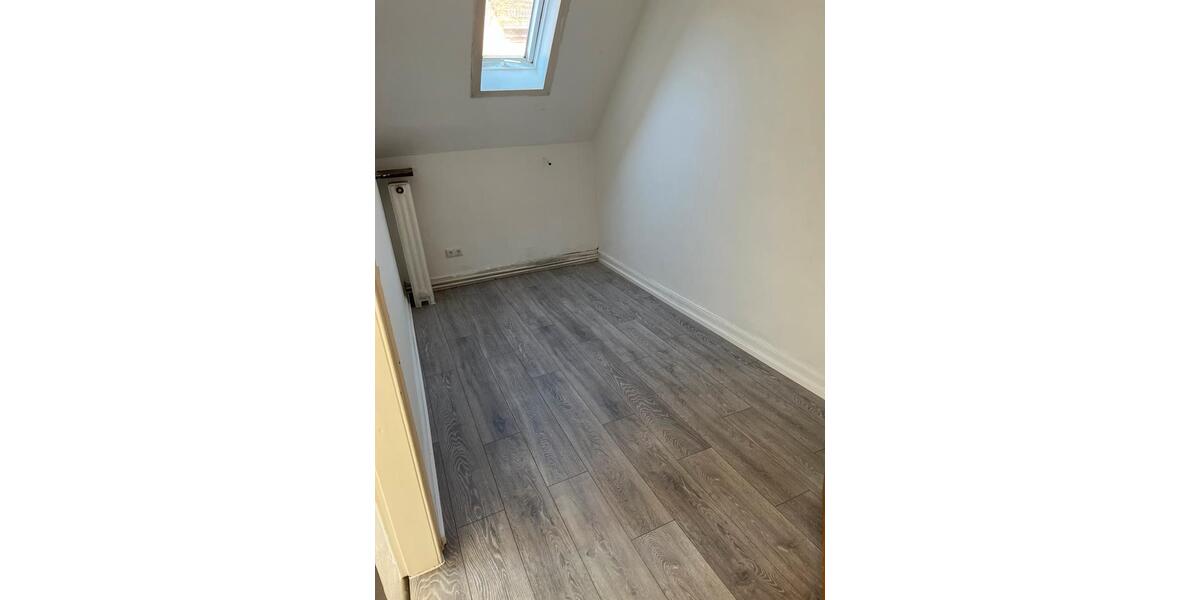 Dachgeschoßwohnung Schalksmühle - 5 Zimmer, 110 m&sup2;, 750&euro; | Angebot:25921610