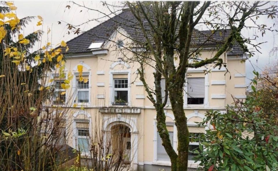 Erdgeschoßwohnung Lüdenscheid - 10 Zimmer, 179 m&sup2;, 275.000&euro; | Angebot:27296280