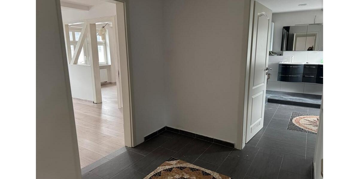 Dachgeschoßwohnung Lüdenscheid - 3 Zimmer, 80 m&sup2;, 650&euro; | Angebot:25139504