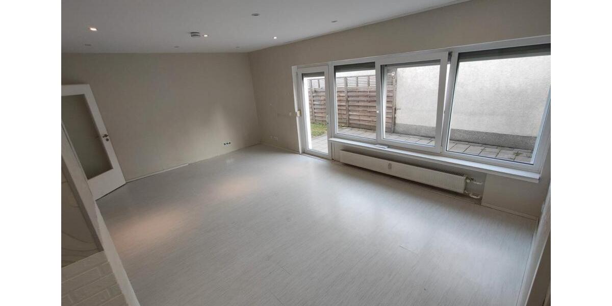Erdgeschoßwohnung Bergneustadt - 4 Zimmer, 81 m&sup2;, 179.000&euro; | Angebot:27112184