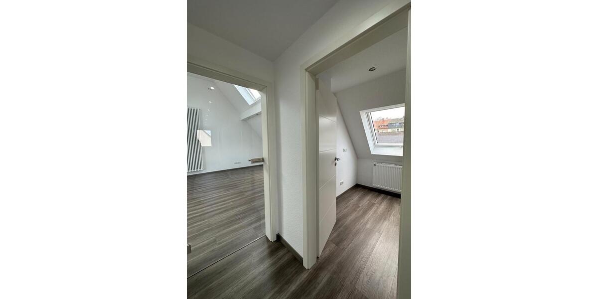 Dachgeschoßwohnung Iserlohn - 2.5 Zimmer, 80 m&sup2;, 796&euro; | Angebot:26717399