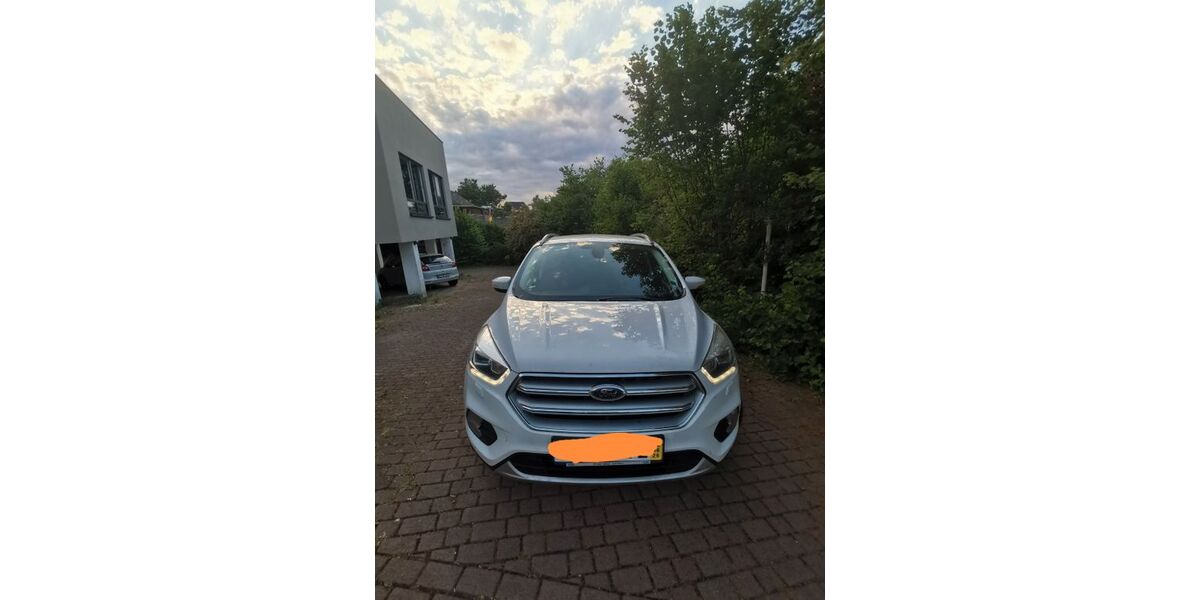 Ford Kuga 105.236 km 15.750 &euro; Olpe 57462
