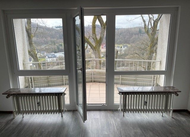 4 - 5 12 Zimmer, Küche, Bad, Gäste-WC, 2 x Loggia, Sauna - Etagenwohnung Lüdenscheid Brügge | Angebot:26014260