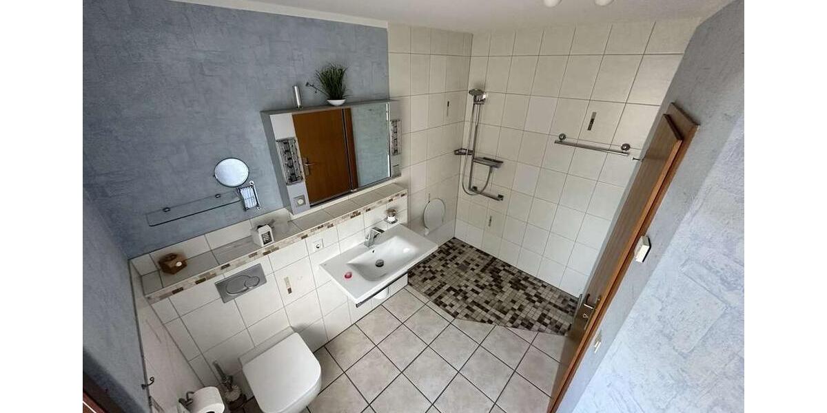 Erdgeschoßwohnung Engelskirchen - 2.5 Zimmer, 105 m&sup2;, 1.000&euro; | Angebot:26156665
