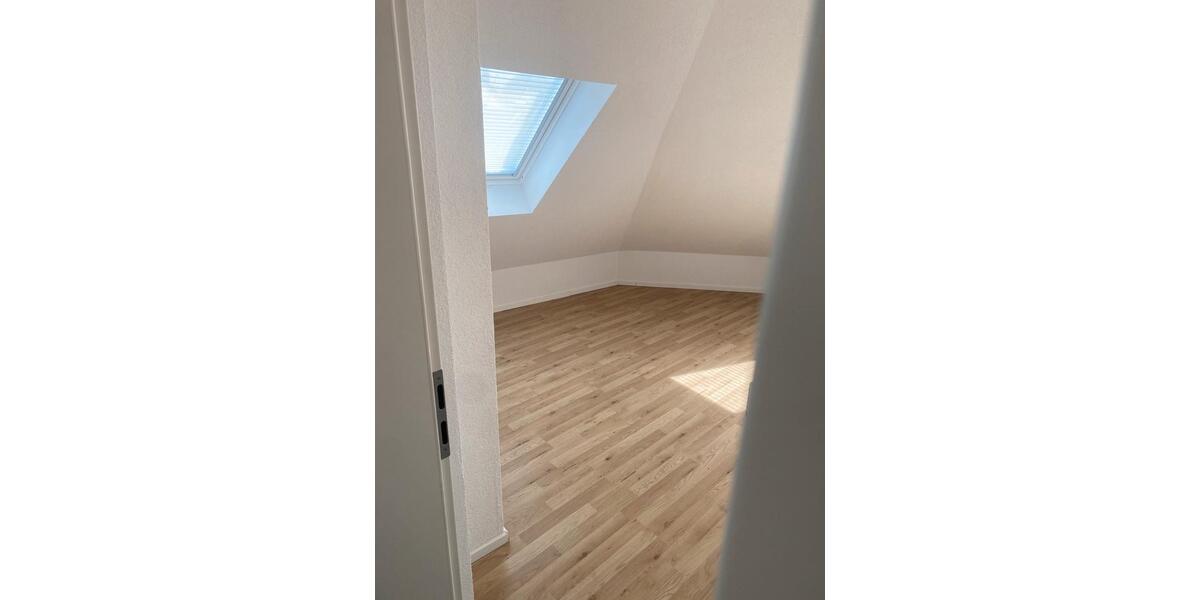 Dachgeschoßwohnung Lüdenscheid Staberg - 3 Zimmer, 75 m&sup2;, 480&euro; | Angebot:26633196